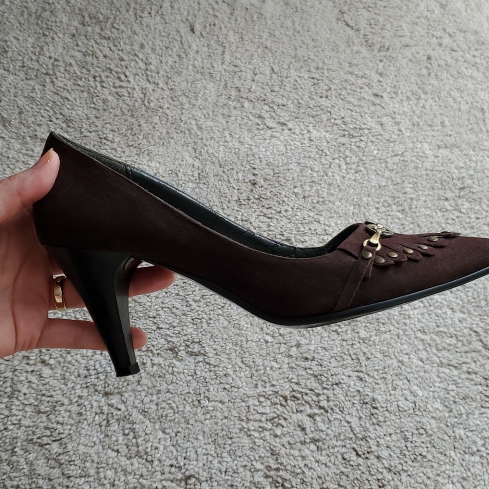 !!! HOST PICK!!!/10 Queen Suede Shoes - Picture 9 of 13